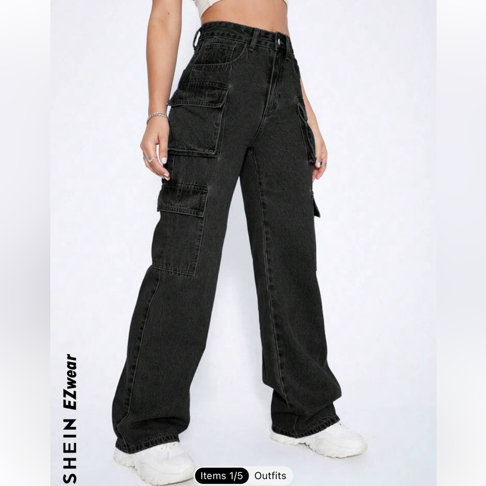 Black size 2 Cargo Jeans/Pants from SHEIN. Only worn a handful of times.